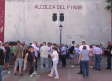 Protesta en Alcolea del Pinar para que se mantengan las paradas de bus en la línea C12 Madrid-Valencia