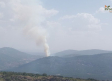 El humo del incendio forestal de Los Navalucillos (Toledo) obliga a cortar la carretera CM-4155