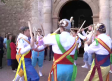 Los danzantes acompañan a su patrón en Montalbo