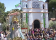 Los tomelloseros acompañan a su patrona, la Virgen de las Viñas