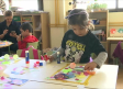Alumnos de un colegio de Alcalá del Júcar conocen nuestra gastronomía con talleres de pintura