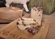 Conocemos el queso recubierto de flores silvestres en Villaescusa de Haro