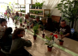 Aprendemos la técnica japonesa "Kokedama" en un taller de jardinería