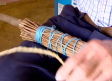 Cándido, un artesano de 97 años que continúa elaborando escobas
