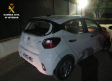 Intenta atropellar a agentes tras ser pillado robando y empotra un coche contra un muro en Tomelloso