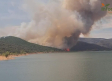 Cambia la estrategia en el incendio de La Mierla, de la defensa se pasa al ataque