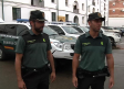 La Guardia Civil salva a un motorista en llamas