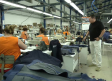 Más de 350.000 uniformes escolares salen de una empresa de Hellín