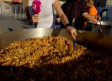 El último día de fiestas en Casarrubios del Monte lo celebran con unas migas