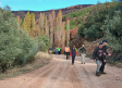 Bomberos forestales y vecinos recorren 75 kilómetros por la zona quemada de La Mierla para pedir su recuperación