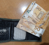 Encuentra una cartera con 860 euros y se la devuelve a su dueño en Argamasilla de Alba