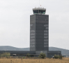 El aeropuerto de Ciudad Real insiste en que puede dar acogida temporal a inmigrantes