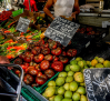 Los mercadillos de Toledo ya podrán vender frutas y verduras frescas