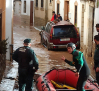 Efectivos de Guardia Civil y UME trabajan en las labores de rescate de decenas de personas en Mira