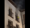 Trasladado al hospital un hombre por inhalación de humo en un incendio en un bar del casco de Toledo