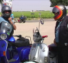 El rugir de más de 200 vespas ambientan las calles de Tomelloso