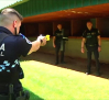 Agentes de Puertollano aprenden a manejar la pistola táser