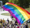 La bandera arco iris vuelve a quedarse fuera de balcones de ayuntamientos gobernados por PP y Vox