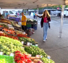 Gran variedad de puestos en el mercadillo de Talavera de la Reina