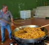 Comida popular en Chueca para poner fin a sus fiestas