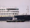 Comienza el desembarco de los pasajeros españoles del crucero Hondius