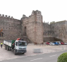 En marcha los trabajos de desescombro de la torre del castillo de Escalona que se derrumbó en marzo