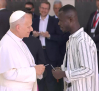 El papa visita un centro de Cáritas dedicado a personas sin hogar y en situación de exclusión social