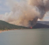 Cambia la estrategia en el incendio de La Mierla, de la defensa se pasa al ataque