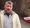 Julián conquista por la sonrisa y por el estómago
