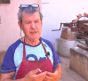 Música en el taller de alfarería de los hermanos Peño en Villafranca de los Caballeros