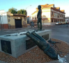 Vandalizada la escultura que homenajea a los mayeros en Almodóvar del Campo