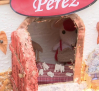 Un comercio local en Toledo muestra la aldea del ratoncito Pérez