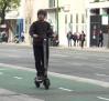 La patronal de autoescuelas pide un carnet para los usuarios de patinetes eléctricos