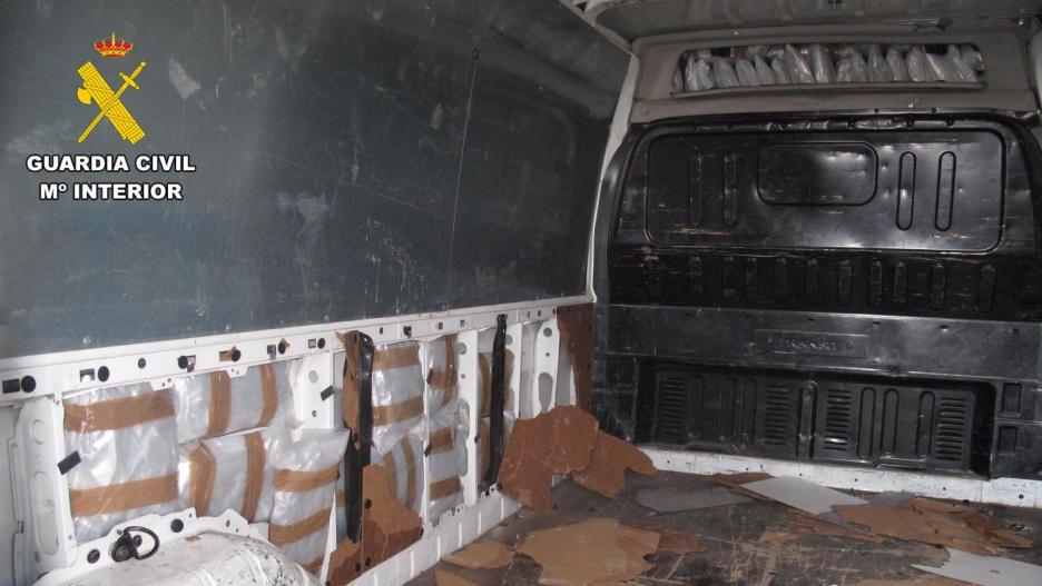 Incautado unos 40kg de marihuana ocultos en las paredes interiores de una furgoneta en Seseña
