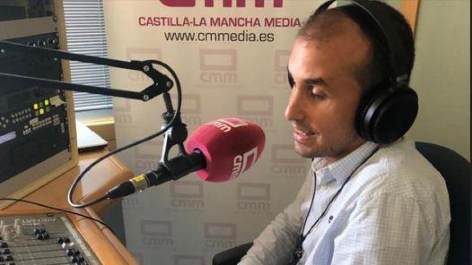 Jesús López en los estudios de Radio Castilla-La Mancha