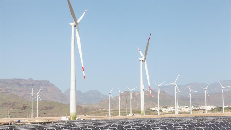 España bate récords en energías renovables en 2023.