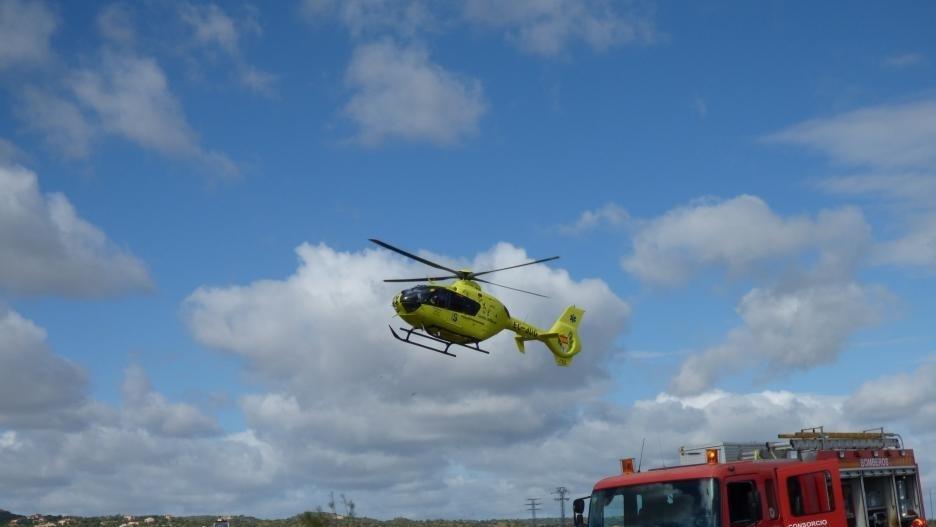 Un helicóptero sanitario traslado a la mujer herida grave en el accidente de la avioneta, en Beteta