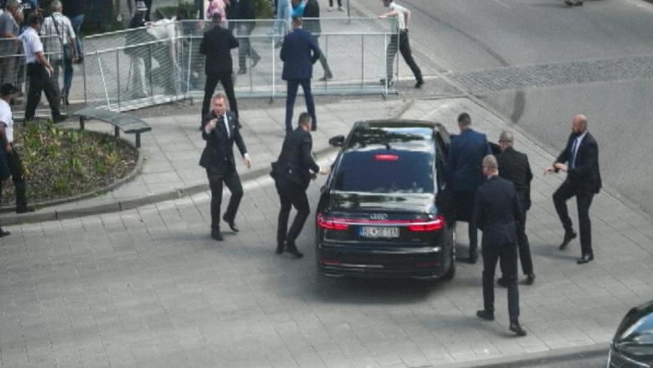El primer ministro eslovaco, Robert Fico, herido grave tras recibir varios disparos.
