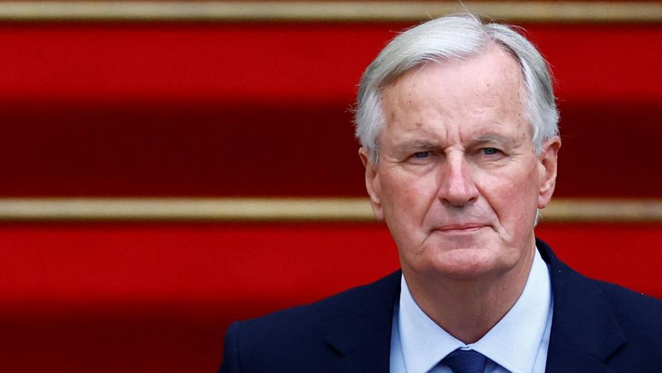 Paris (France), 05/09/2024.- Newly appointed France's Prime Minister Michel Barnier attends the handover ceremony with outgoing Prime Minister Gabriel Attal at the Hotel Matignon in Paris, France, 05 September 2024. French President Macron has appointed EU's former commissioner and Brexit negotiator, Michel Barnier, as France's new Prime Minister, replacing Gabriel Attal, who resigned on 16 July 2024. (Francia) EFE/EPA/SARAH MEYSSONNIER / POOL MAXPPP OUT