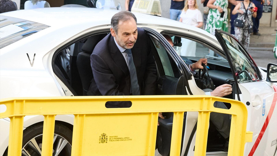 El exministro de Transportes José Luis Ábalos a su llegada al Tribunal Supremo.