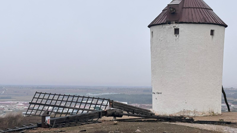 Así ha quedado el molino tras las fuertes rachas de viento