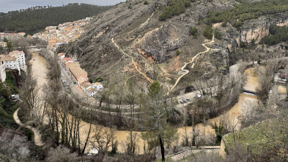 El río Júcar a su paso por la ciudad de Cuenca.