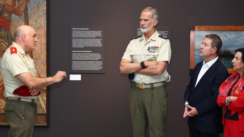 El Rey visita Toledo junto a la ministra de Defensa y el presidente regional