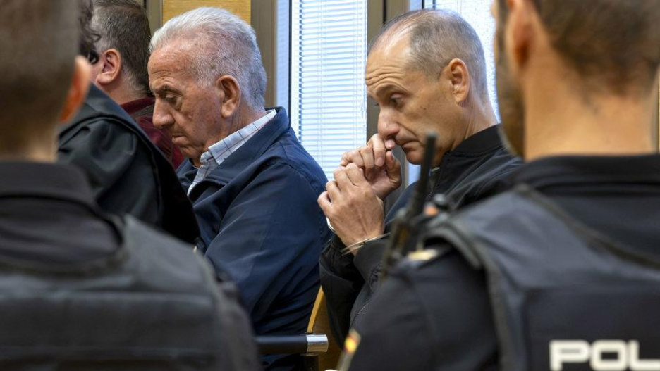 CIUDAD REAL, 05/10/2026.- La sección Segunda de la Audiencia Provincial de Ciudad Real juzga con tribunal popular desde hoy lunes y hasta el día 15, a dos acusados de asesinar y robar con violencia a dos empresarios en 2019 y 2022 en Manzanares (Ciudad Real), para quienes el fiscal pide 46 y 19 años de prisión, respectivamente. EFE/Jesús Monroy/POOL