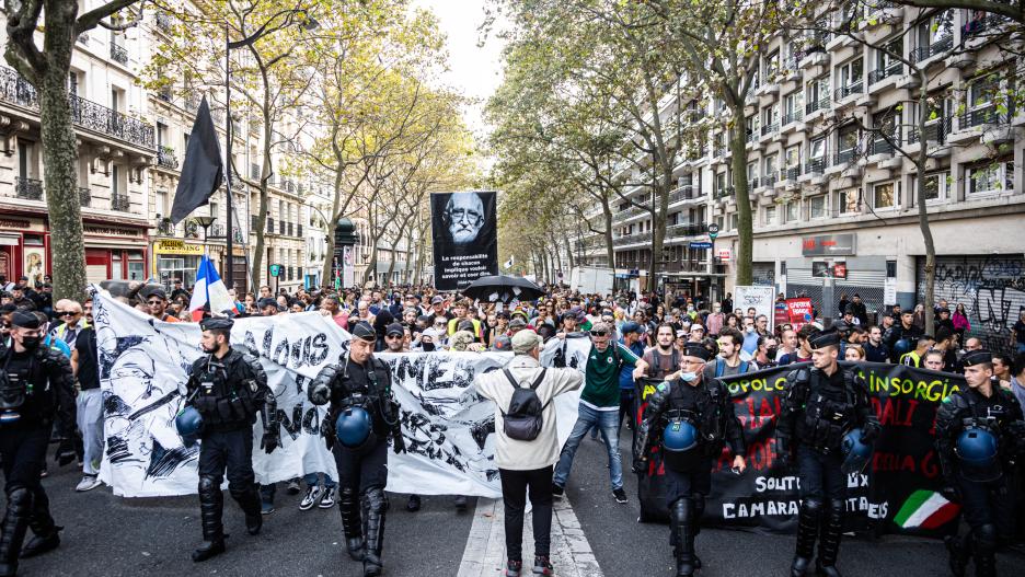 25 September 2021, France, Paris: People take part in a demonstration held against stricter coronavirus rules introduced by the French government. Photo: Sadak Souici/Le Pictorium Agency via ZUMA/dpa
Sadak Souici / Le Pictorium Agency /  DPA
25/9/2021 ONL