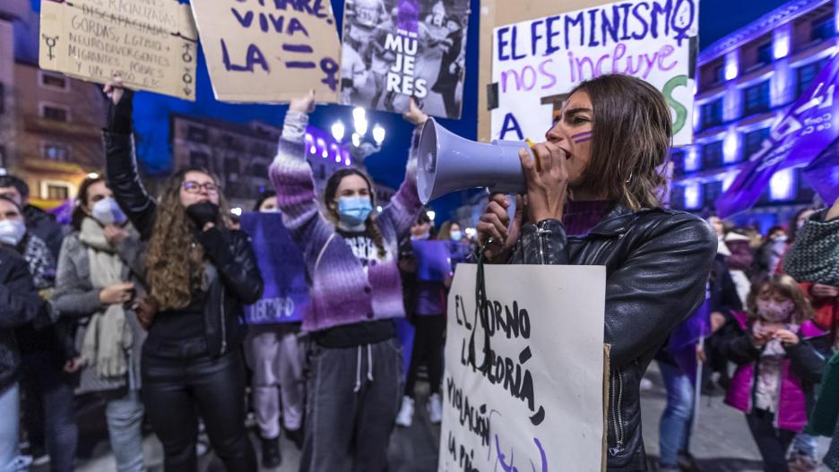 Participantes en la manifestación en Toledo por el Día Internacional de la Mujer EFE / Ismael Herrero