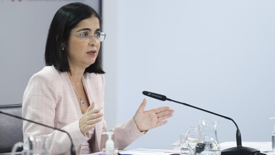 La ministra de Sanidad, Carolina Darias, en una rueda de prensa posterior al Consejo de Ministros, en el Complejo de La Moncloa, a 3 de diciembre de 2021, en Madrid (España). Durante el Consejo de Ministros se ha aprobado la Estrategia de Salud Mental del