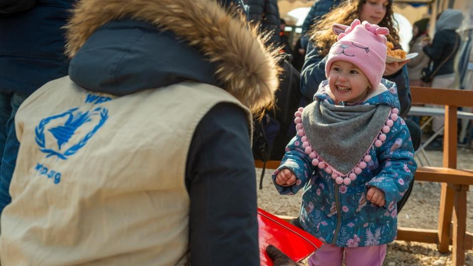 Ayuda del PMA a los refugiados en Palanca, Moldavia
PMA/GIULIO D'ADAMO
17/3/2022