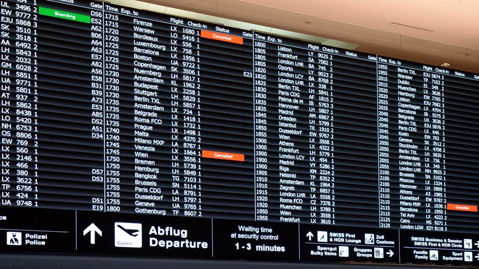 Panel de vuelos en el aeropuerto de Zúrich, en Suiza
SERGIO BRUNETTI / ZUMA PRESS / CONTACTOPHOTO
(Foto de ARCHIVO)
01/3/2020 ONLY FOR USE IN SPAIN