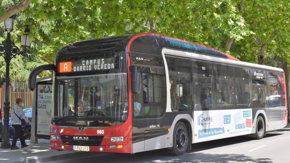 Autobús urbano en Albacete.
AYUNTAMIENTO
(Foto de ARCHIVO)
29/7/2021
